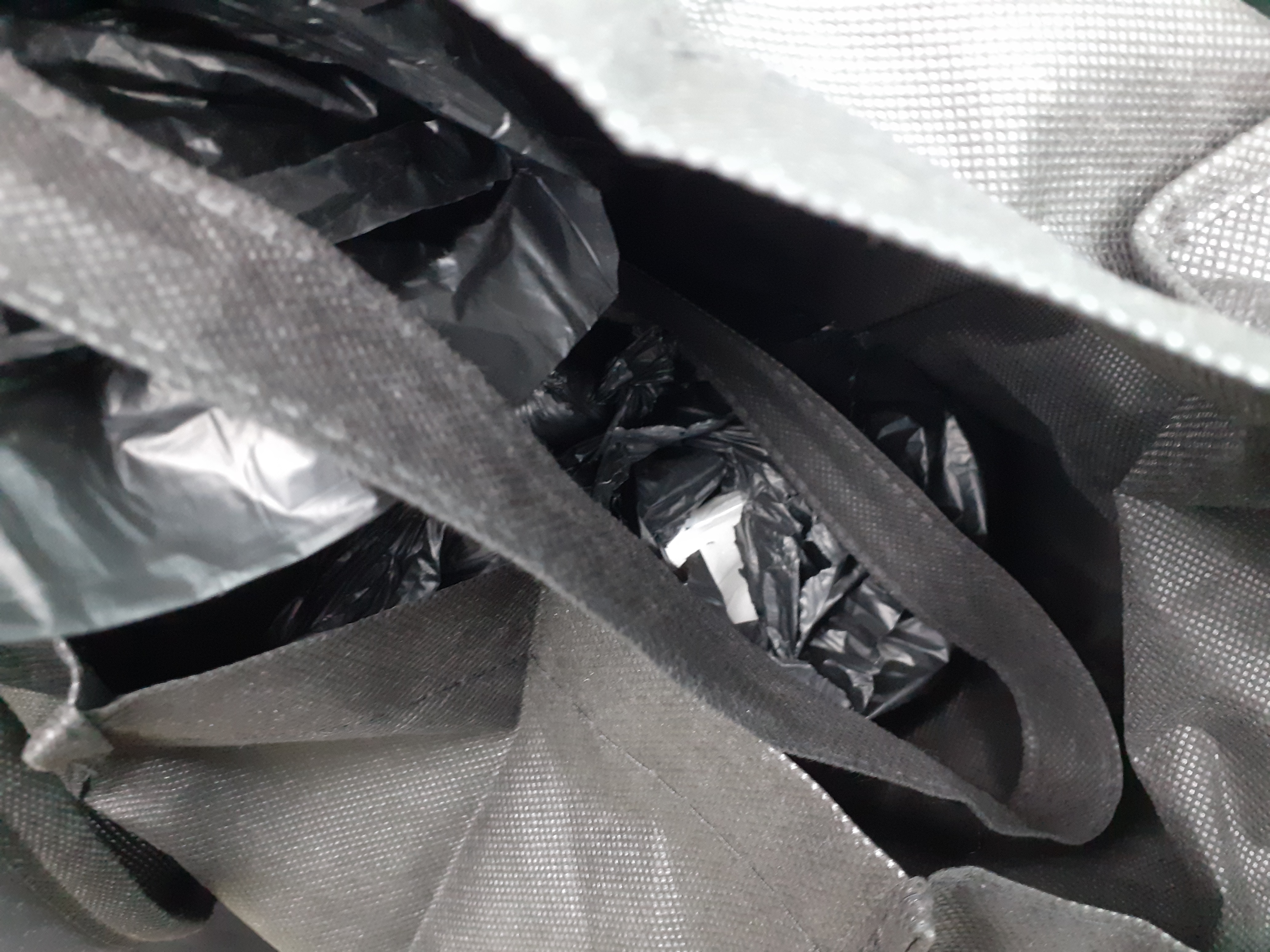 Kontrola vozidla v příhraničí odhalila téměř kilogram látky zneužívané k výrobě pervitinu – společná tisková zpráva CÚ v Liberci a KŘP Libereckého kraje