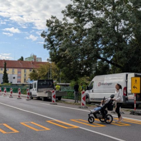 Začína sa oprava chodníkov pri Lidli