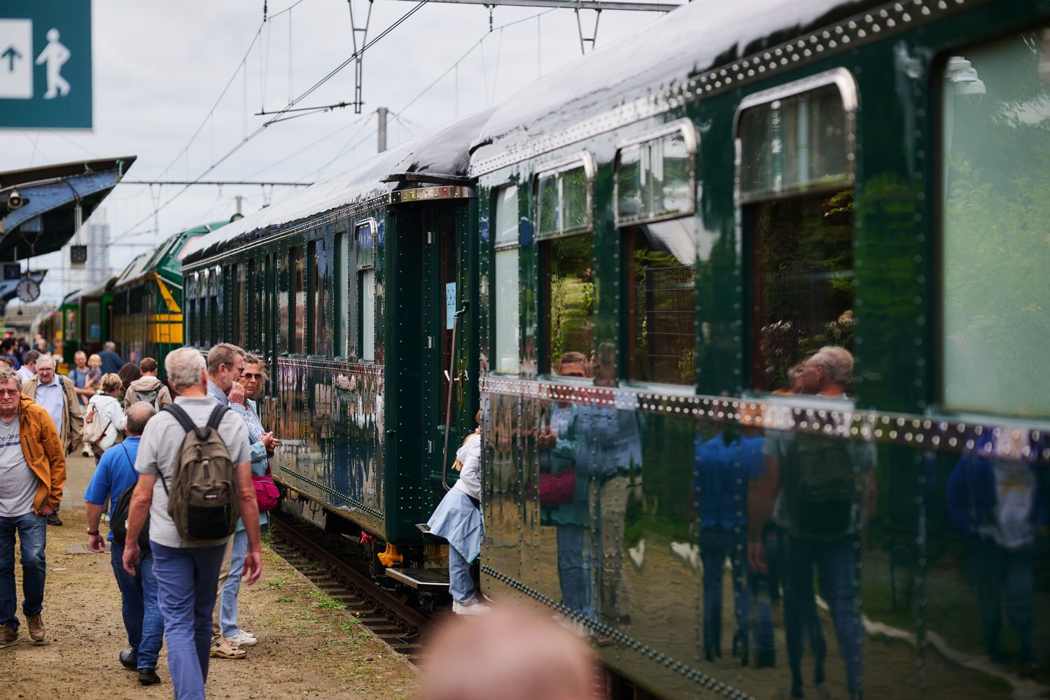 Historische trein voor 100ste verjaardag van NMBS lokt meer dan 6.000 bezoekers naar Schaarbeek