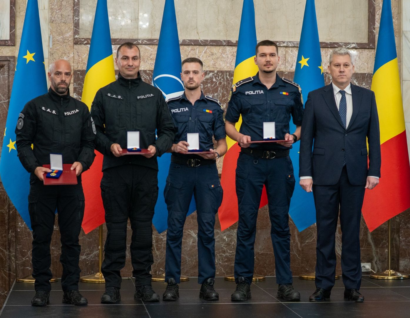 Ministerul Afacerilor Interne a marcat Ziua Drapelului Național prin recunoașterea meritelor angajaților săi