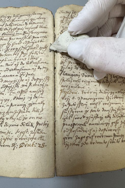 Reštaurovanie biblií zo 17. – 18. storočia (II. etapa)