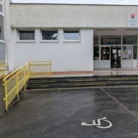 Pre pohybovo znevýhodnené deti pribudne na ZŠ s MŠ J. Mudrocha výťah
