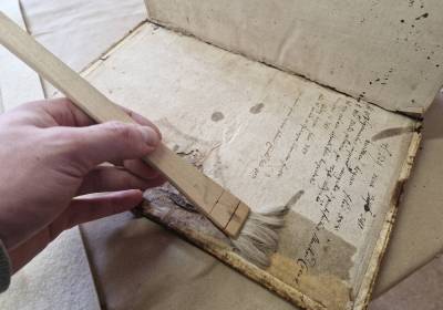 VZÁCNE HISTORICKÉ TLAČE SME ZVERILI DO RÚK REŠTAURÁTORA
