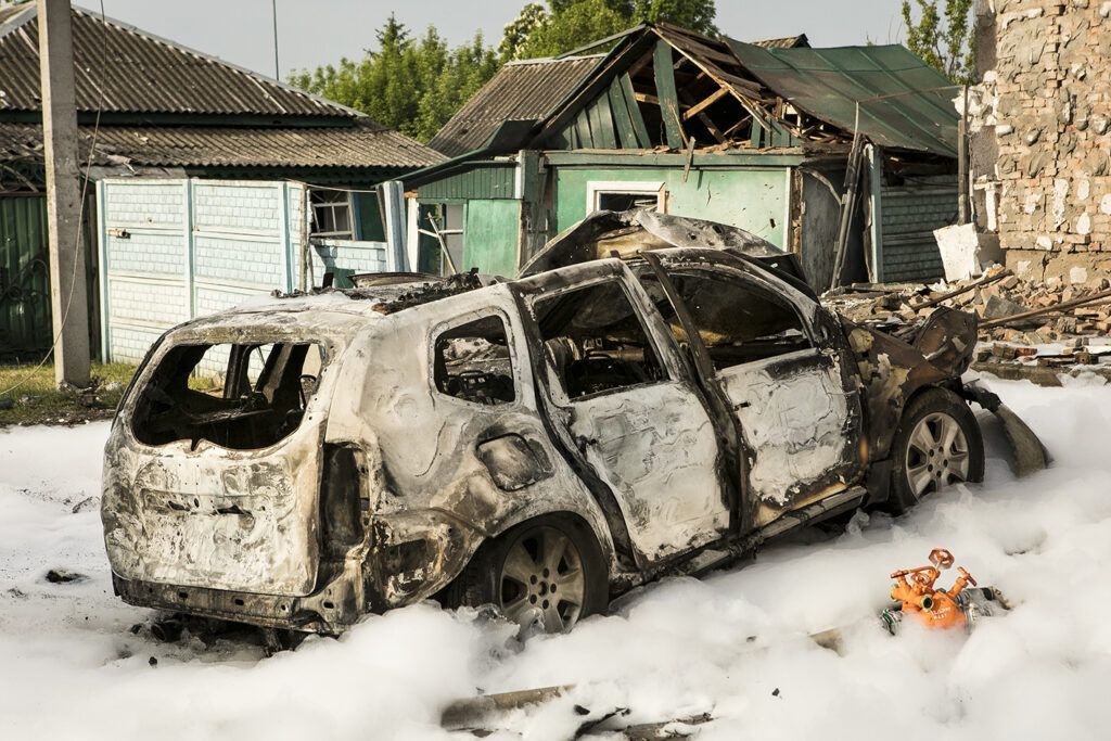 Ruský dron zničil naše humanitárne auto. Pomôžte nám pokračovať v pomoci na Ukrajine
