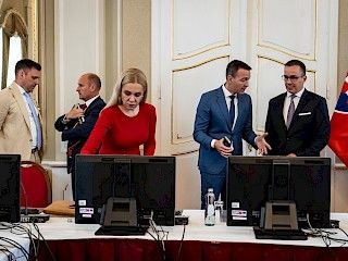 Vláda dnes rokovala o stabilizačných opatreniach pre podnikateľské prostredie