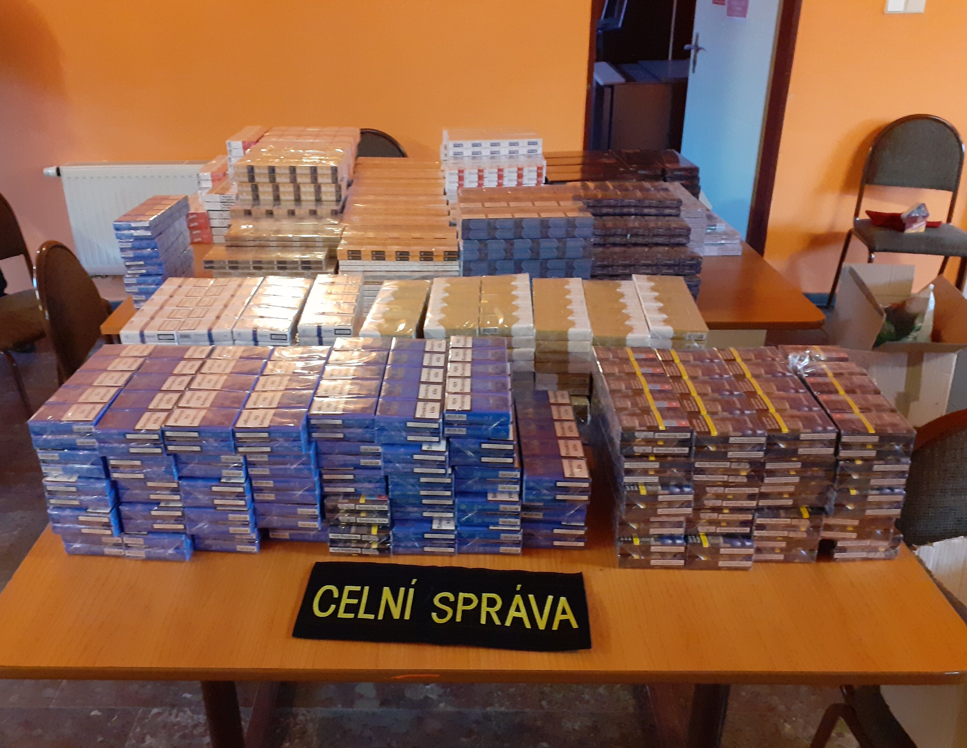 Ústečtí celníci odhalili nelegální hernu