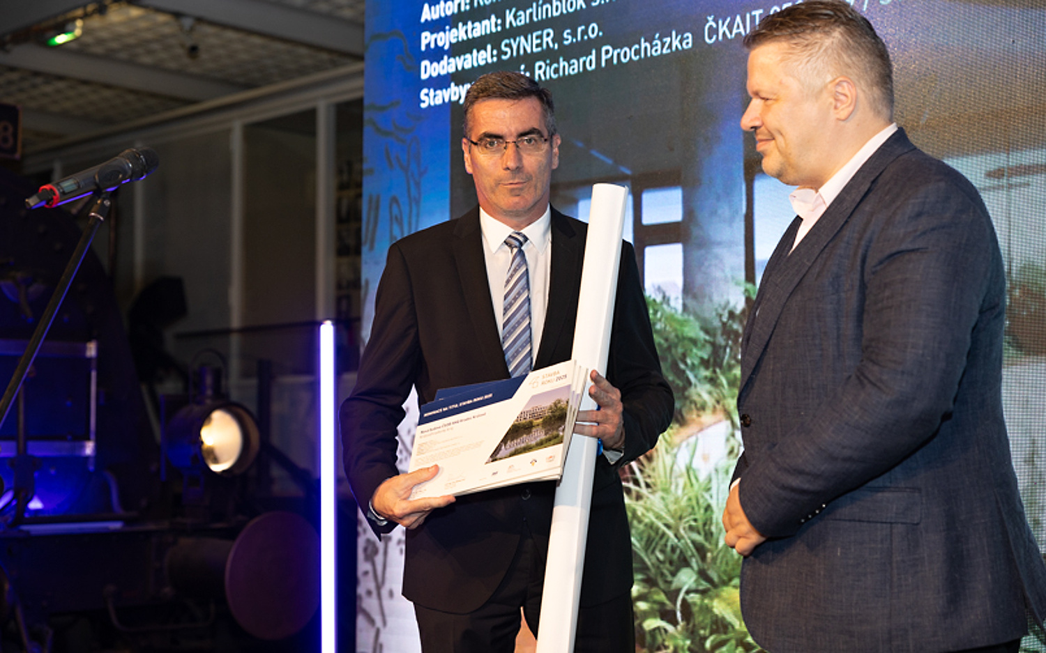 Nové sídlo ČSOB v Hradci Králové může být Stavbou roku 2025