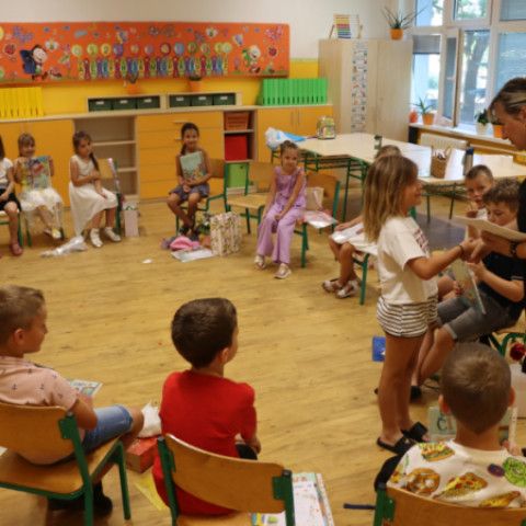 Školákom dnes začínajú prázdniny