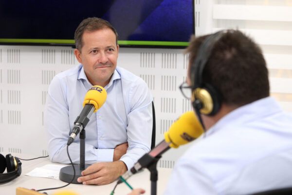 Velázquez destaca que en Toledo “cumplimos con aquello con lo que nos comprometemos”