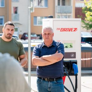 Nové nabíjacie stanice pre elektromobily budú v prevádzke od 1. augusta