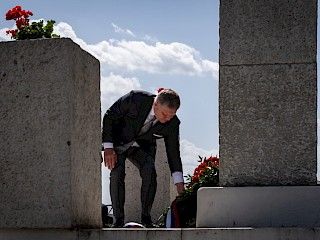 R. Fico: Vojenské cintoríny nemôžu byť len mauzóleami, ale živou pripomienkou slobody