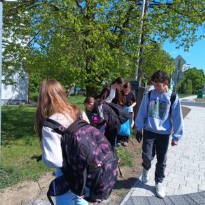 Žiaci zo seneckých škôl opäť pomohli mestu pri príležitosti Dňa Zeme