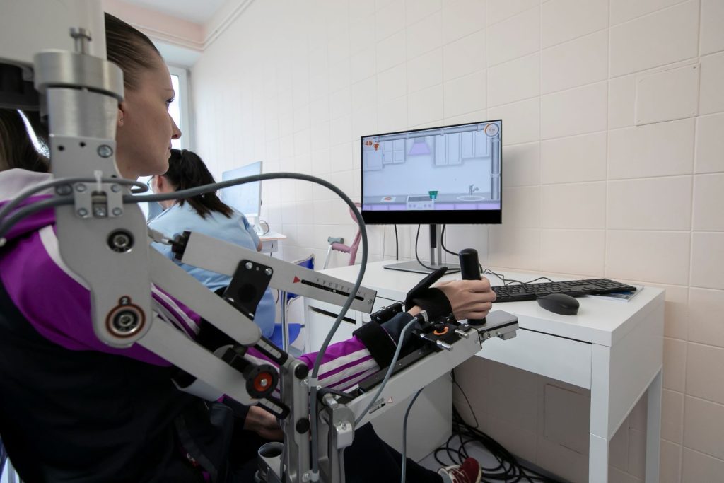 Pacientom v UNLP pomôžu k návratu do života robotické prístroje