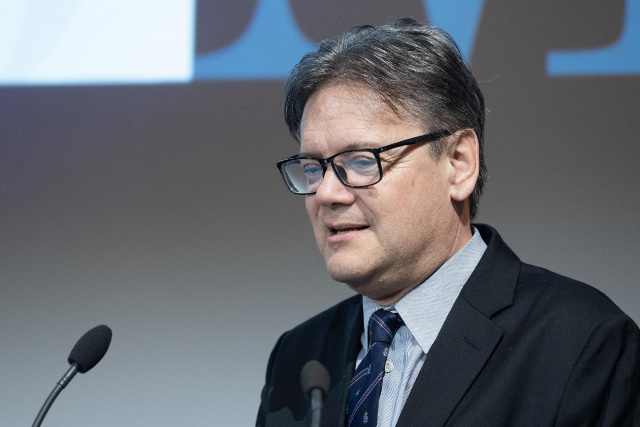 „Utódja nagy elődöknek – nagy elődje utódoknak”: Solymosi László köszöntése (Ünnepi kiadványok az Akadémián 3.)