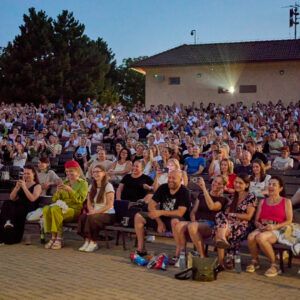 Predpremiéra filmu Bardotky zaplnila amfiteáter