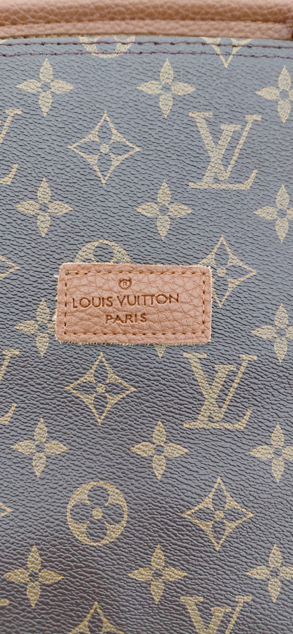 Hlídka středočeských celníků zadržela zboží porušující práva duševního vlastnictví v hodnotě originálů za 11 milionů korun