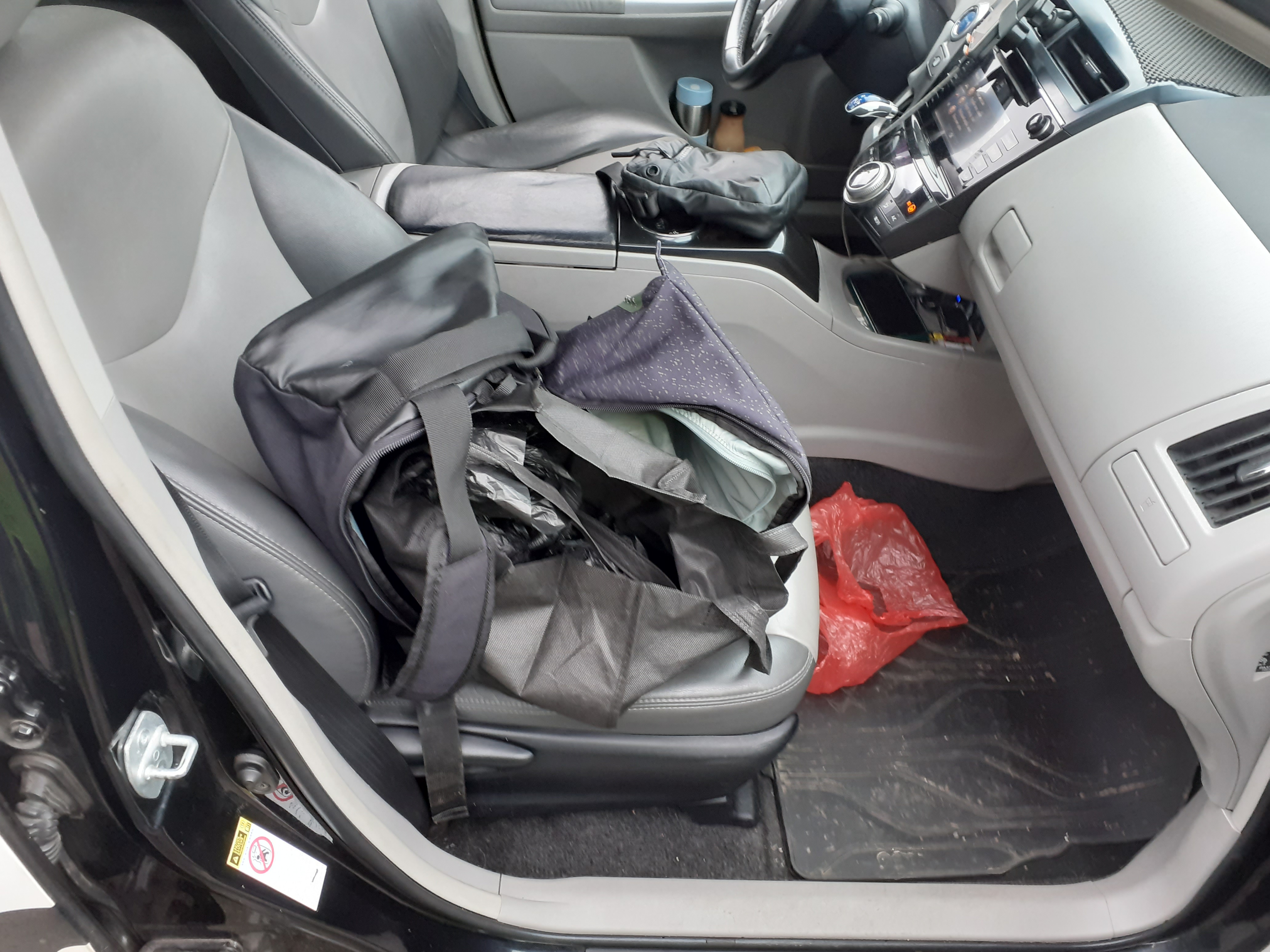 Kontrola vozidla v příhraničí odhalila téměř kilogram látky zneužívané k výrobě pervitinu – společná tisková zpráva CÚ v Liberci a KŘP Libereckého kraje