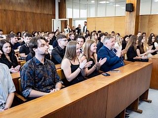 Predseda vlády diskutoval so študentmi v Košiciach