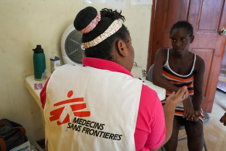 Haïti : à Port-au-Prince, les femmes risquent leur vie pour accéder aux soins médicaux