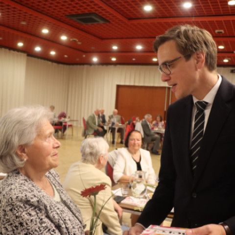 Mesto Senica s úctou privítalo svojich tohtoročných jubilantov