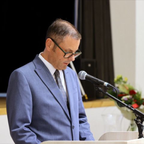 Slávnostné zastupiteľstvo vzdalo poctu Jánovi Petrovi a Miloslavovi Chomovi