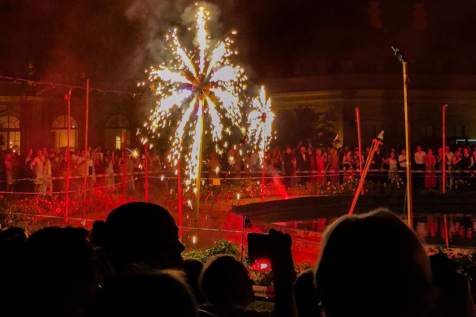 Sommerstimmung und gelebte Verbundenheit: Das Alumni-Netzwerk beim Schlossgartenfest 2026