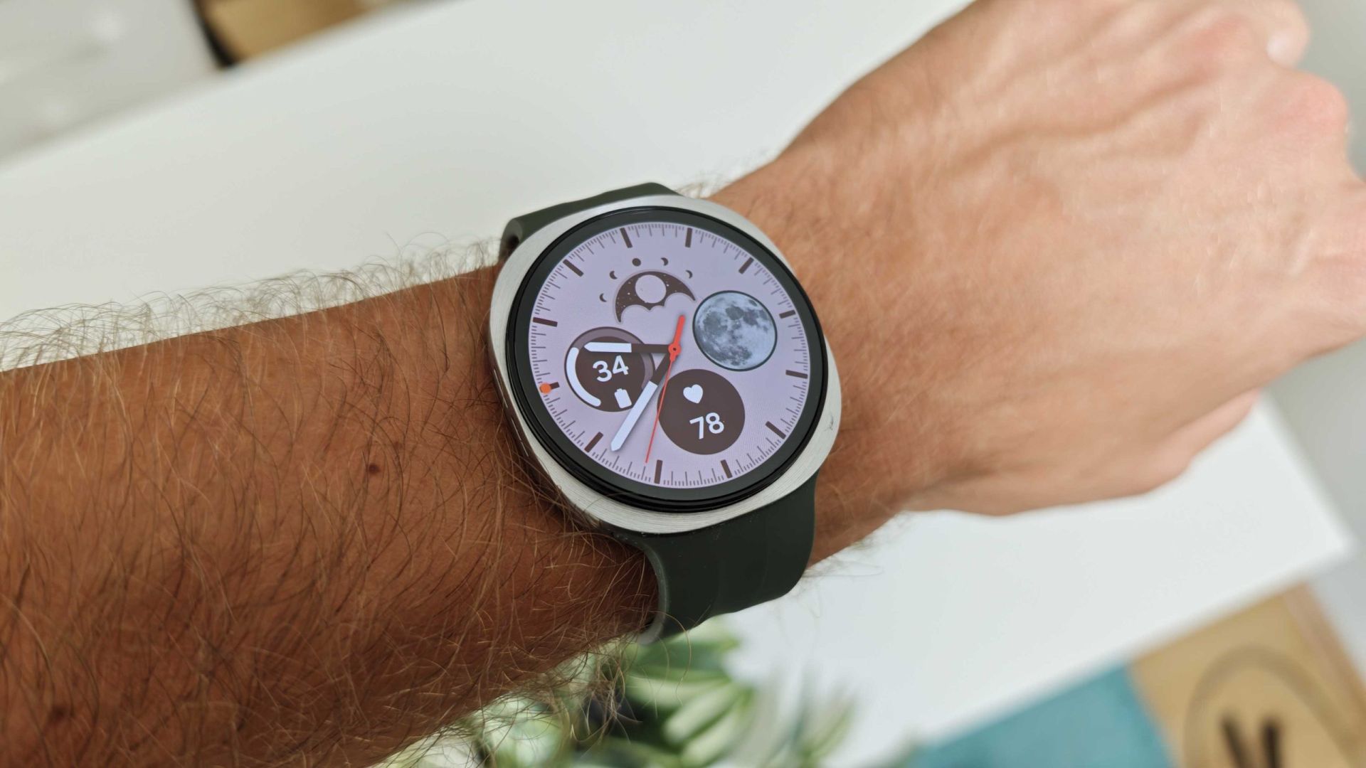 Recenzia Huawei Watch GT 7 Pro: Titán, zafír a dva týždne bez nabíjačky