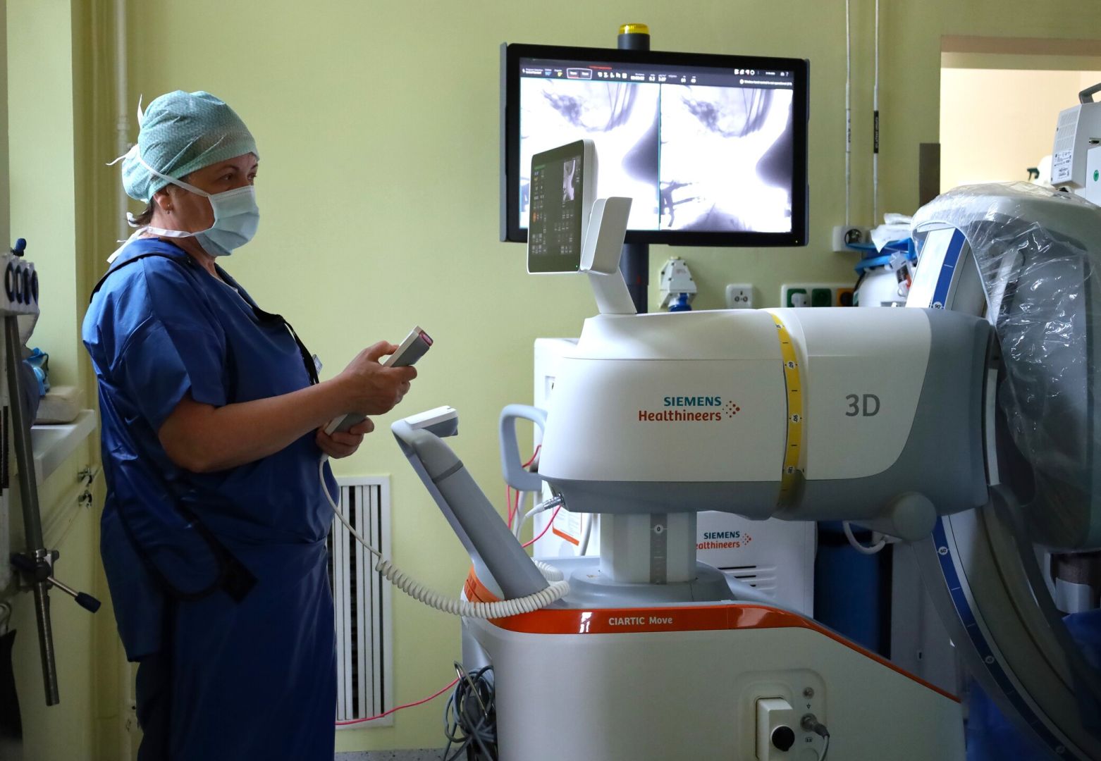 Unikátne 3D C-rameno zvyšuje presnosť neurochirurgických operácií