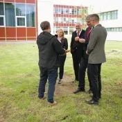 Slovinský veľvyslanec Stanislav Raščan navštívil PU, na znak priateľstva zasadil lipu