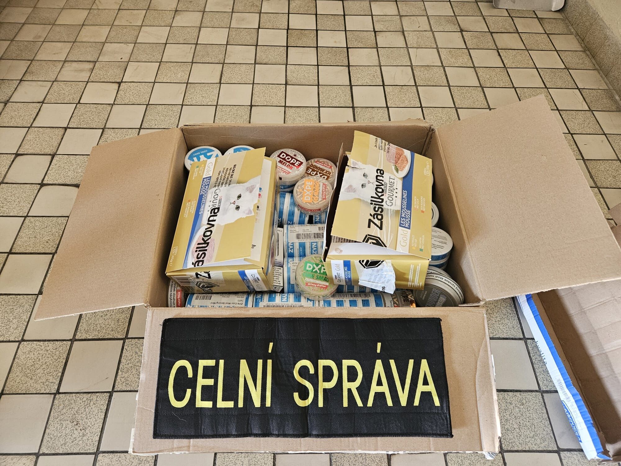 Connor vyčmuchal neznačené tabákové výrobky v Balíkovně
