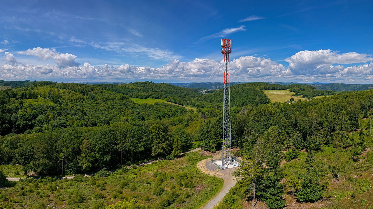 Mehr Tempo im Mobilfunk Telefónica Deutschland setzt im ersten Halbjahr rund 4500 Ausbauprojekte um