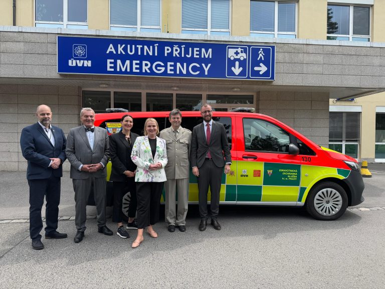 Unikátní spolupráce. Záchranná služba Praha a ÚVN otevírají základnu pro společnou lékařskou výjezdovou skupinu