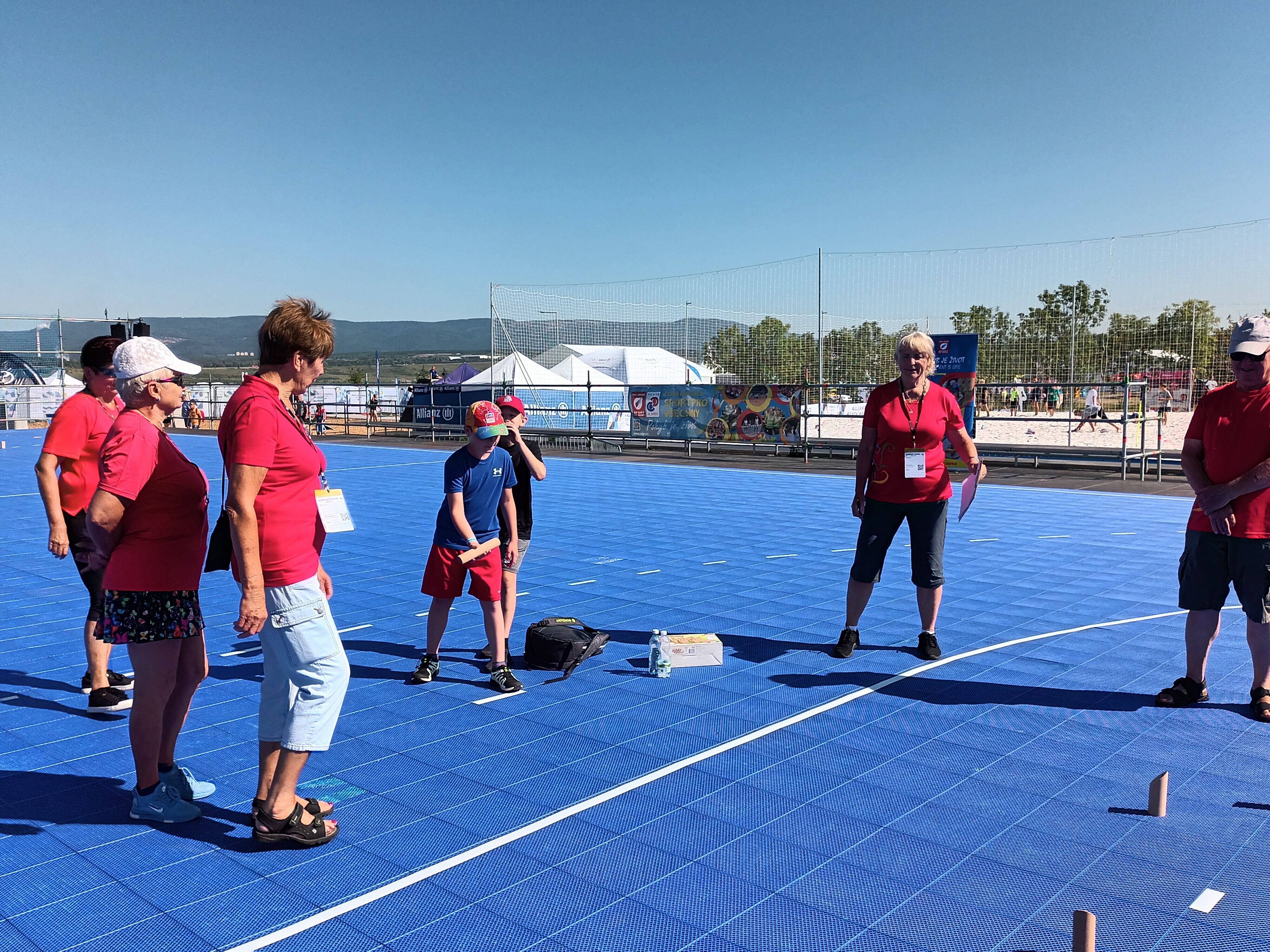 Olympijský festival U Jezera Most přivítal seniory na dni plném sportu a zábavy