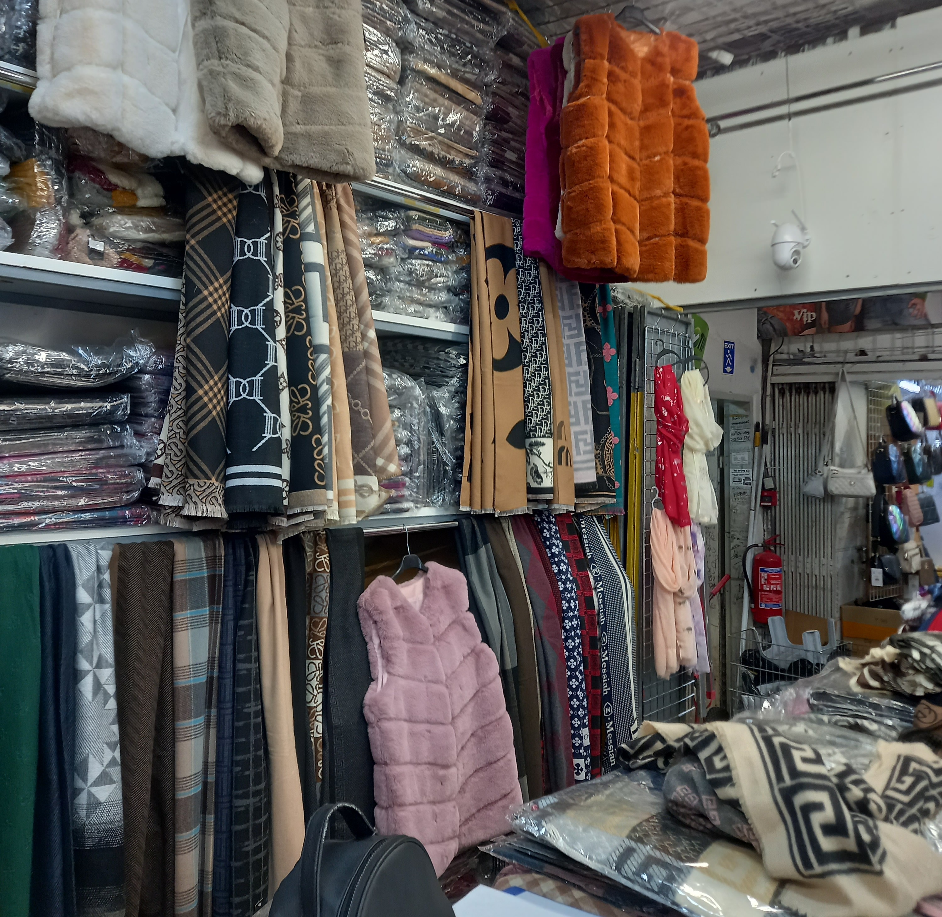 Pražským celníkům se podařilo v závěru uplynulého týdne odhalit zboží podezřelé z porušování práv duševního vlastnictví v hodnotě přes 45 milionů korun