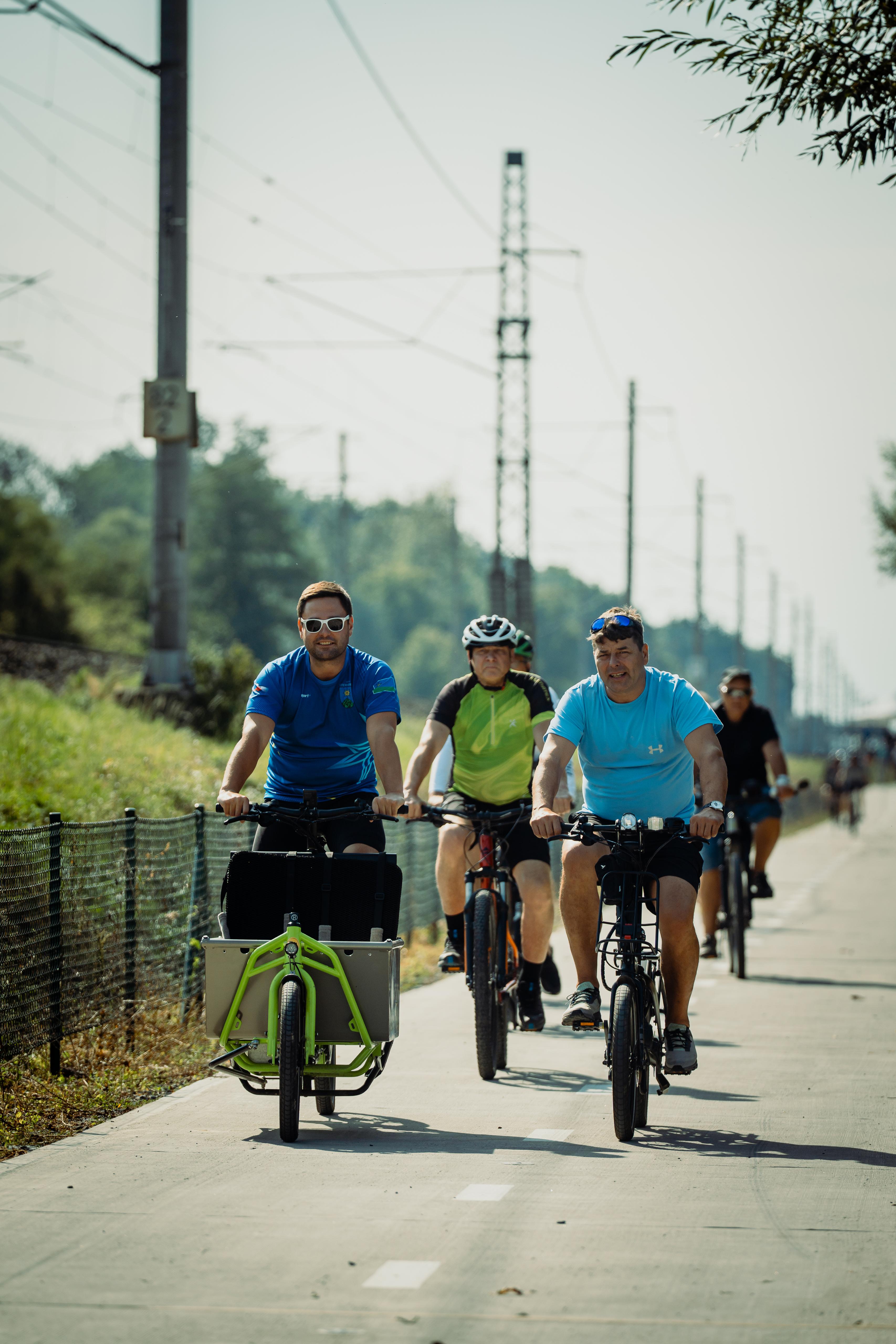 Měsíc s elektrokolem: Testeři jsou s elektrokoly spokojení a do budoucna uvažují o koupi, překážkou je pro ně ale vyšší cena
