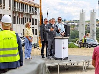 Výstavba nemocnice v Prešove opäť pokračuje plným tempom