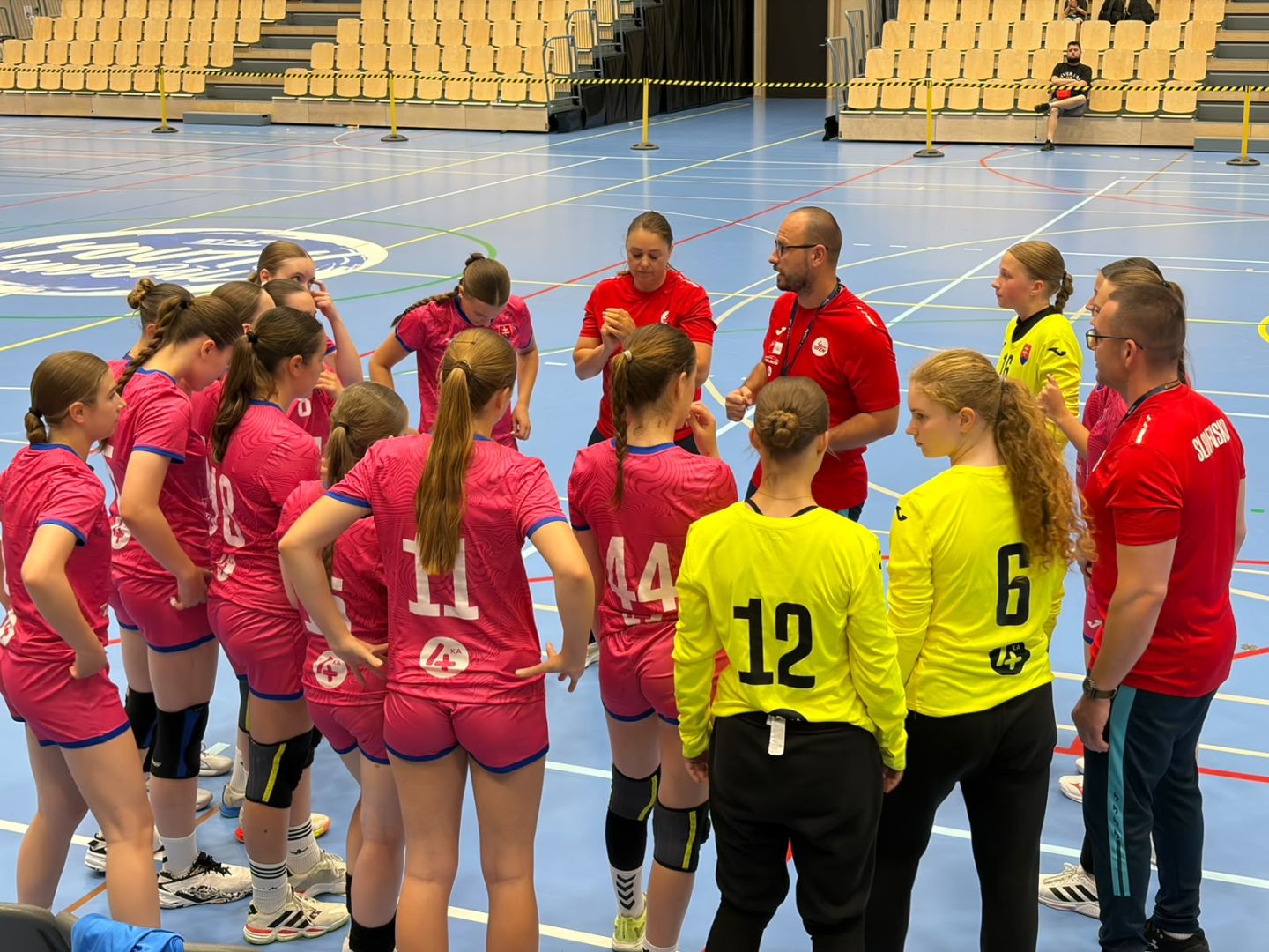 EUROPEAN OPEN: PROTI RUMUNKÁM TO NEVYŠLO, SLOVENKY PO PRVOM DNI BEZ BODU