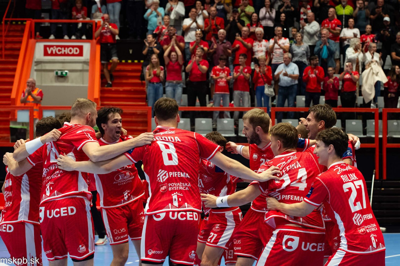 HANDBALL EXTRALIGA: POVAŽSKÁ BYSTRICA ZDOLALA MAJSTRA, BOJNICE ROZHODLI V MODRE UŽ V PRVOM POLČASE