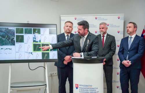 Klamstvá namiesto kontroly: minister Takáč vyzval predsedu NKÚ, aby prestal robiť politiku.