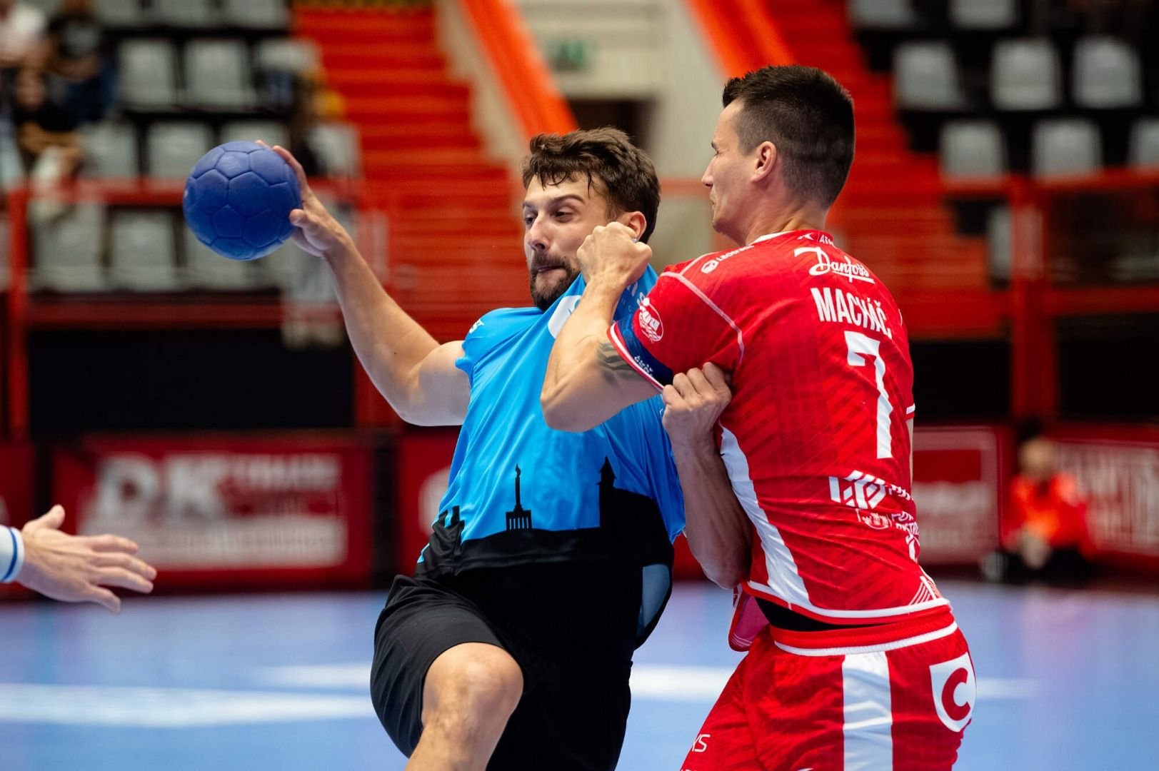 HANDBALL EXTRALIGA: DERBY PRE MAJSTRA AJ REMÍZA