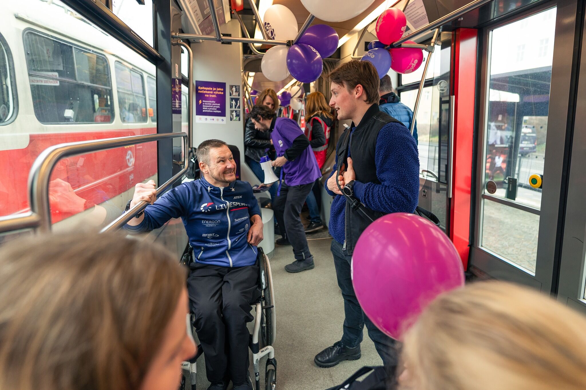 Fialová tramvaj na lince č. 22 upozornila na život s epilepsií