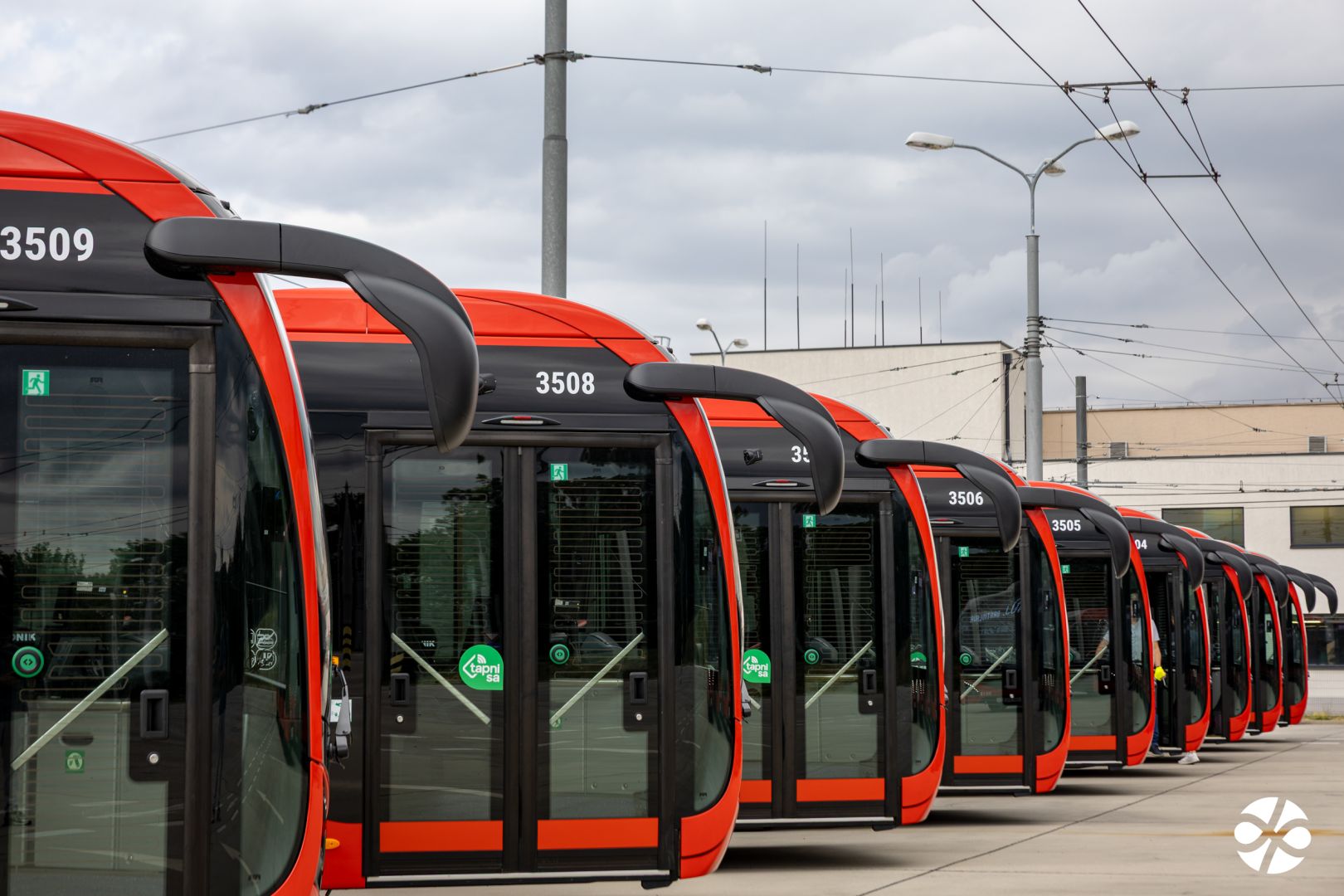Masívna obnova vozidlového parku pokračuje: Dopravný podnik Bratislava nasadil do premávky osemnásť nových autobusov