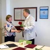 Rektor sa stretol s odchádzajúcimi zamestnancami: Poďakovanie za roky práce a oddanosti