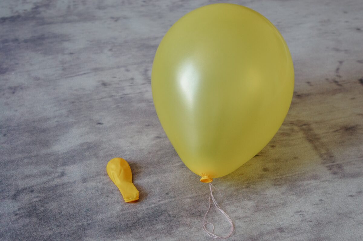 Prečo vložiť do toalety nafúknutý balón? Tento jednoduchý trik vás prekvapí!