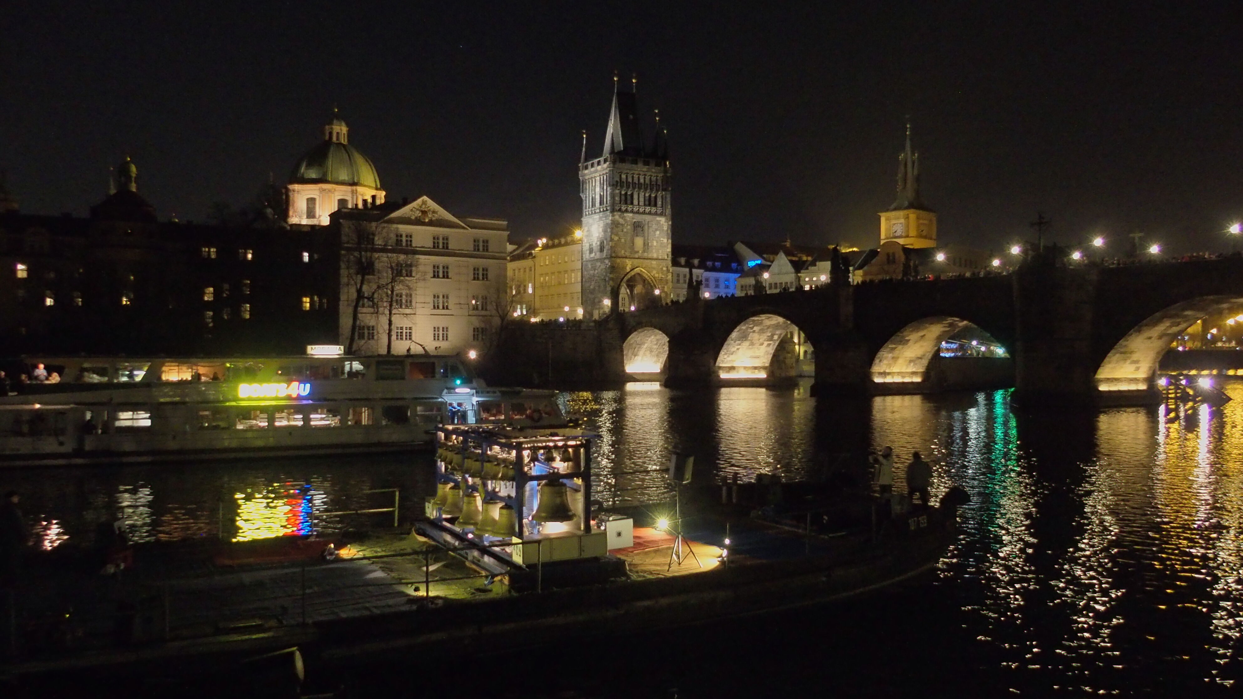 Vánoční koncert zvonohry na Vltavě