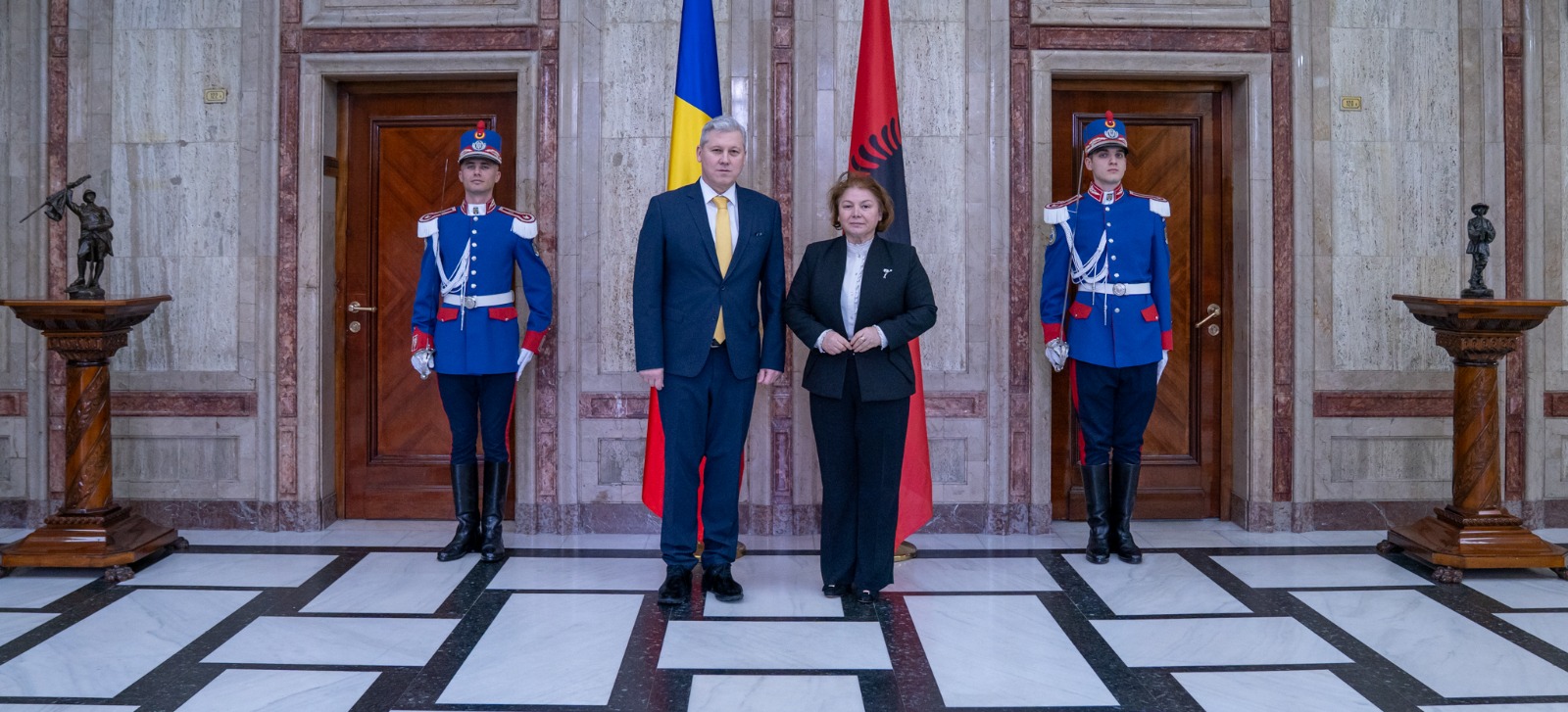 Întrevedere între ministrul Afacerilor Interne, Cătălin Predoiu, și ambasadoarea Republicii Albania la București, E.S. Enkeleda Mërkuri