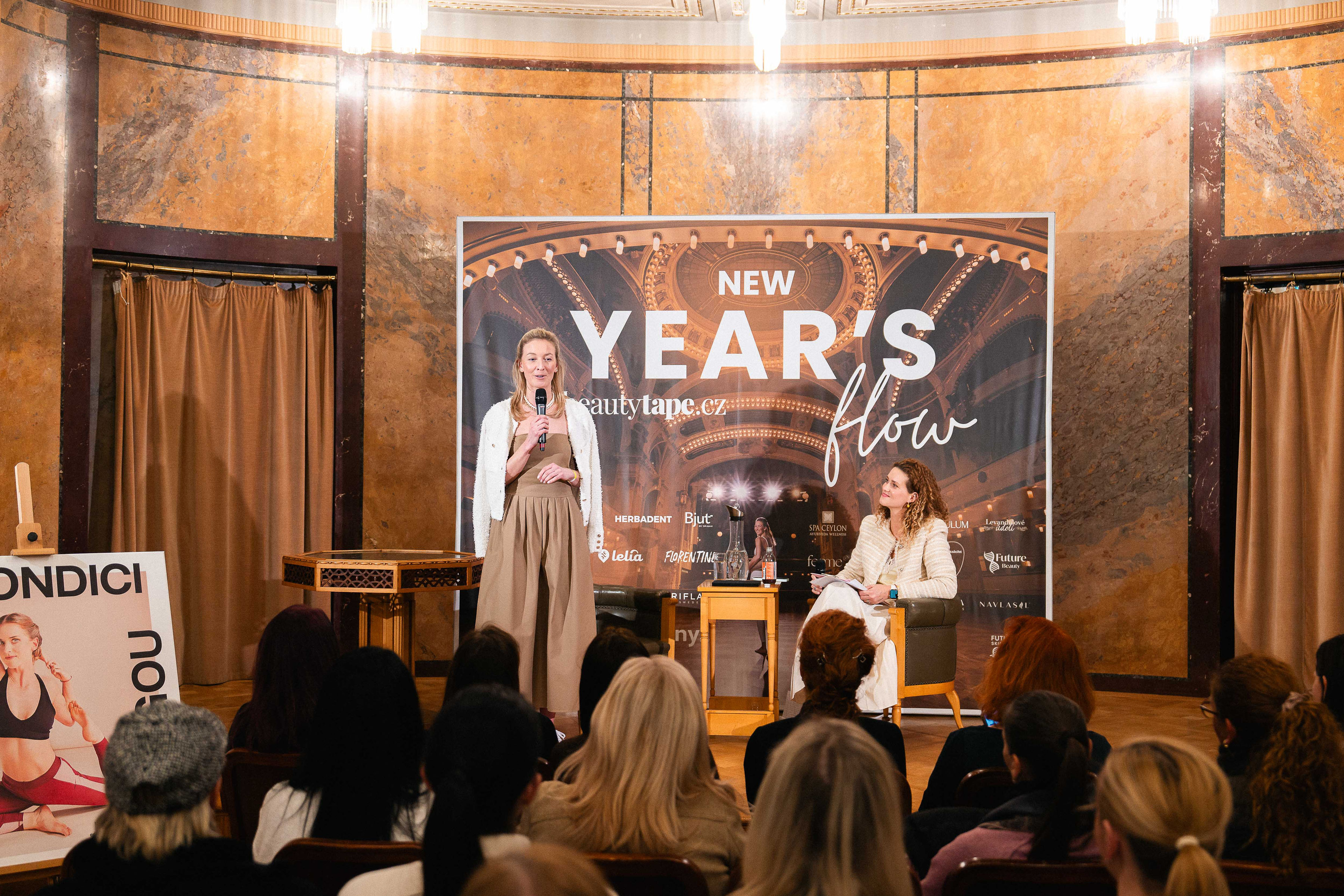 New Year’s Flow: Jóga & Beauty festival naplnil Obecní dům