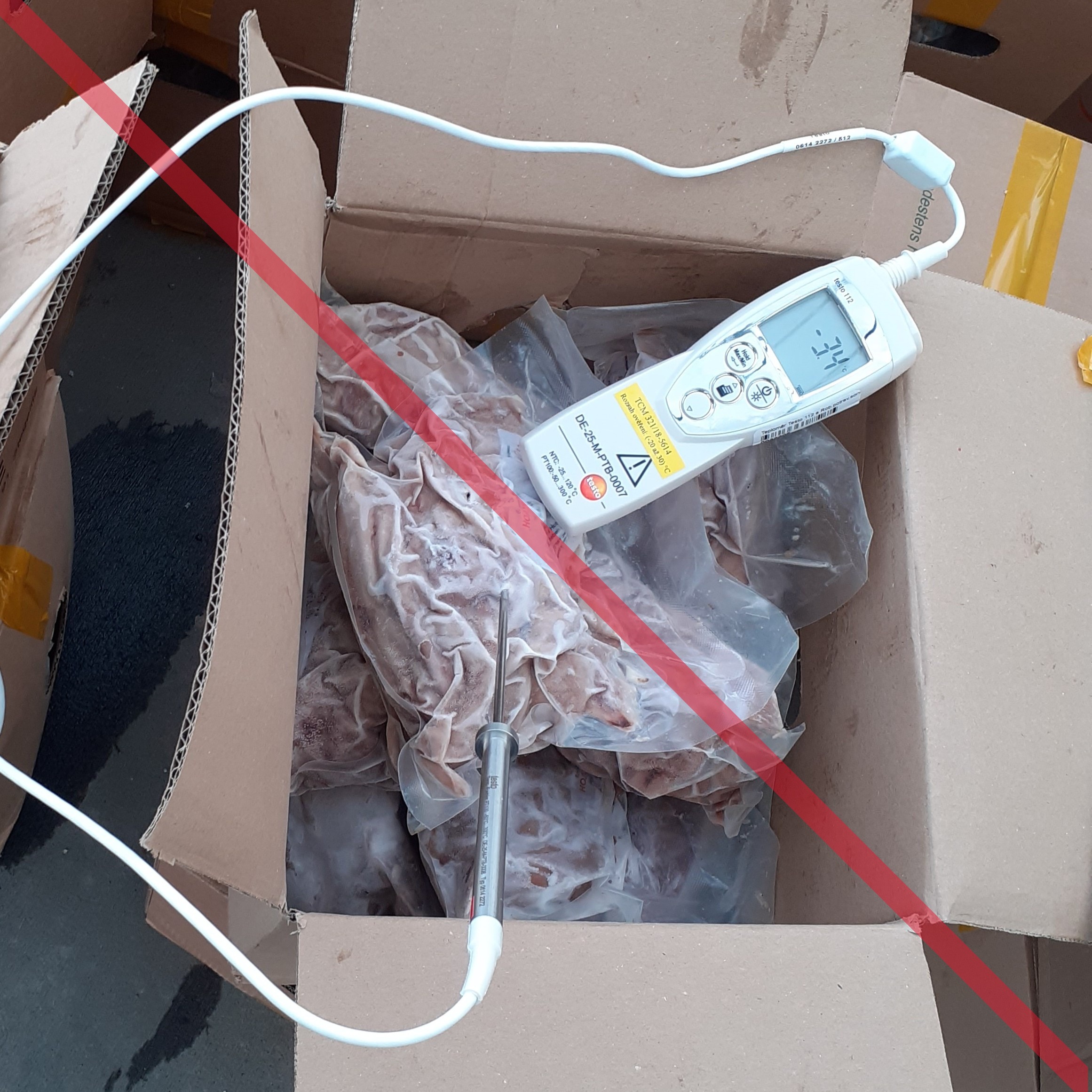 Tunu závadného masa zadrželi celníci na Vysočině