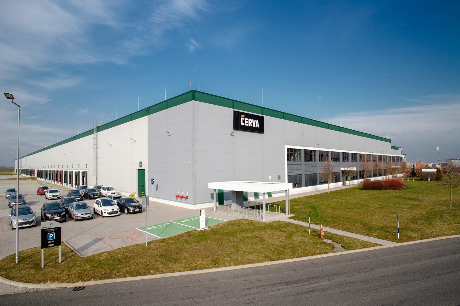 Italská skupina U-Power dokončila akvizici společnosti CERVA. Rozšíří nabídku pracovních oděvů a ochranných pomůcek