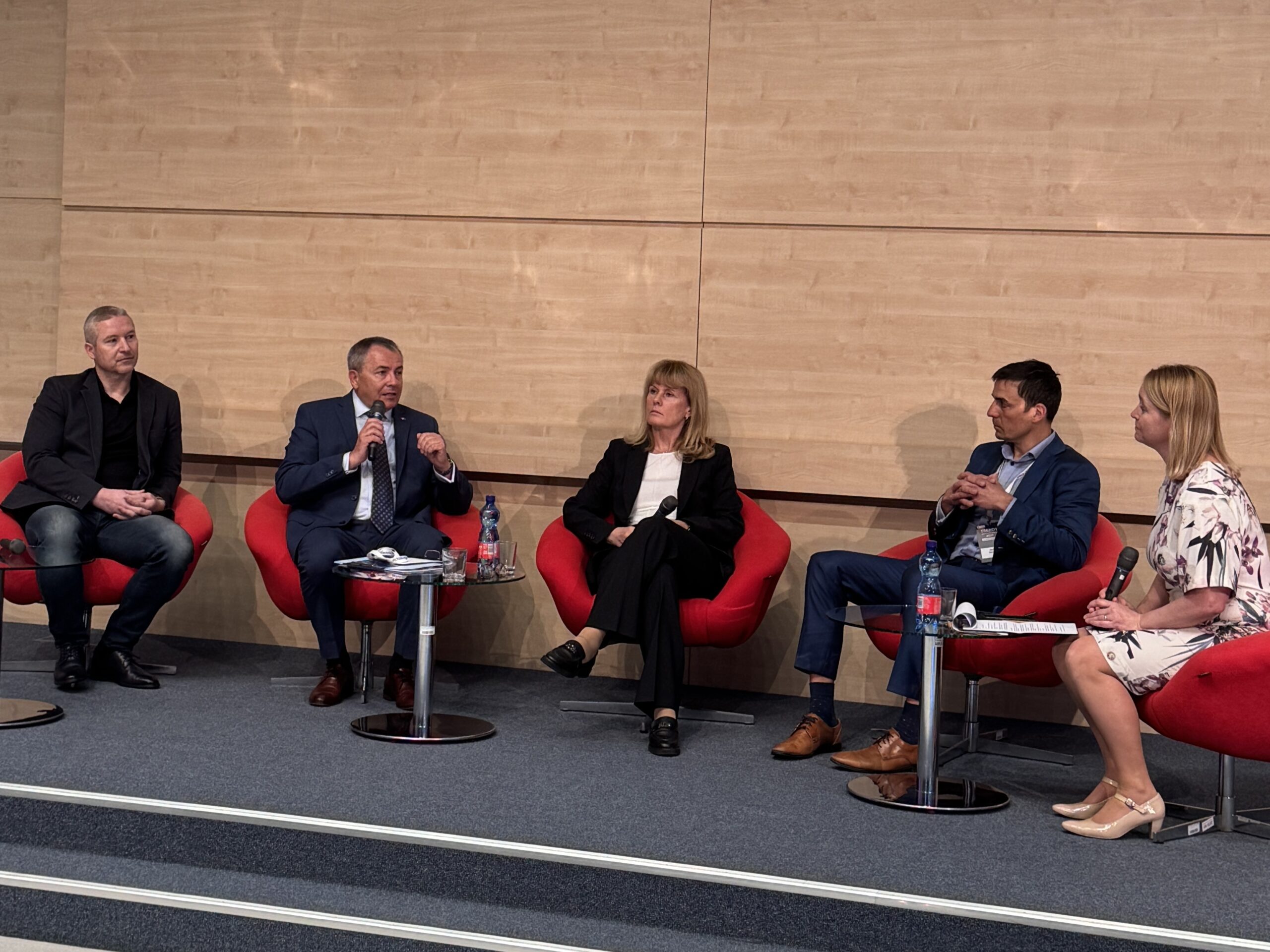 Slovenský priemysel sa mení postupne, rozhodnú inovácie,diverzifikácia a ľudský kapitál